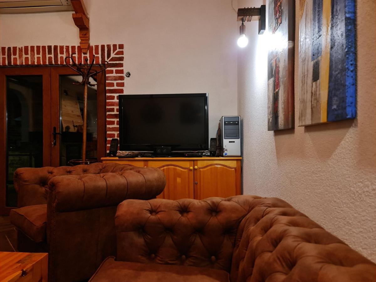 Къща За Гости Каза Роза - Swiss Style Chalet Casa Rosa Guest House キュステンディル エクステリア 写真
