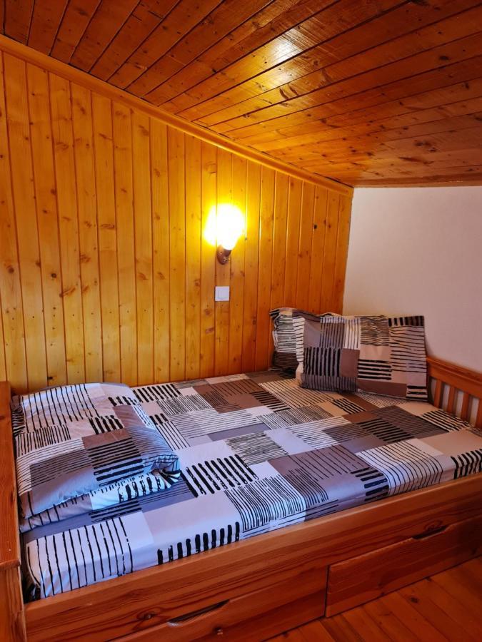 Къща За Гости Каза Роза - Swiss Style Chalet Casa Rosa Guest House キュステンディル エクステリア 写真
